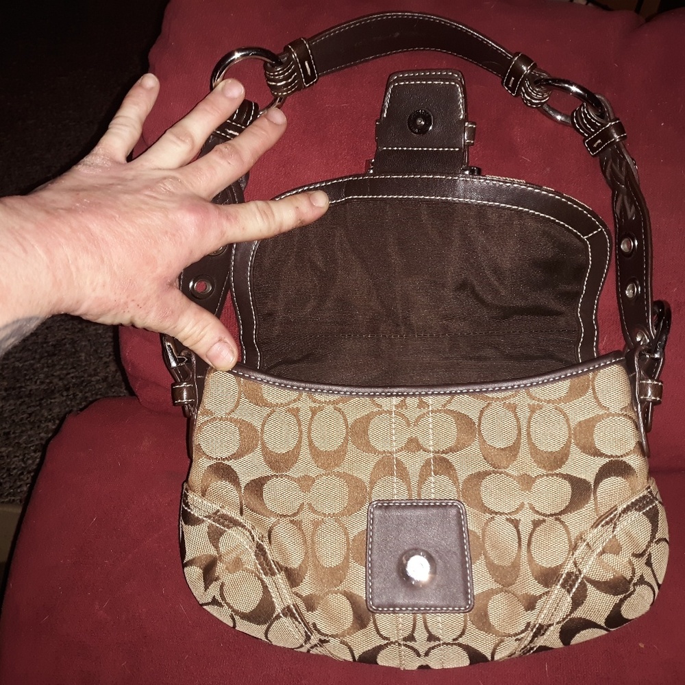 COACH NEW AUTHENTIC W SERIAL #